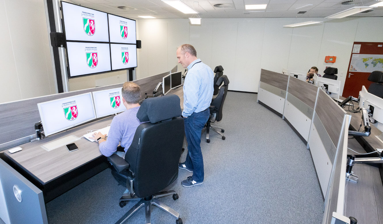 JST Computer Center tax authority NRW: Control center after modernization