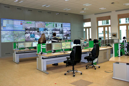 JST - Frankfurt am Main Department of Road Traffic: new integrated overall traffic control centre