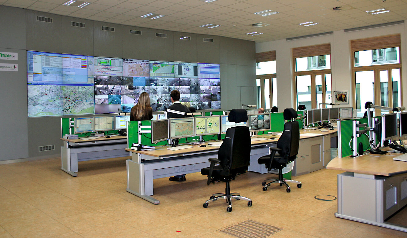 JST - Frankfurt am Main Department of Road Traffic: new integrated overall traffic control centre