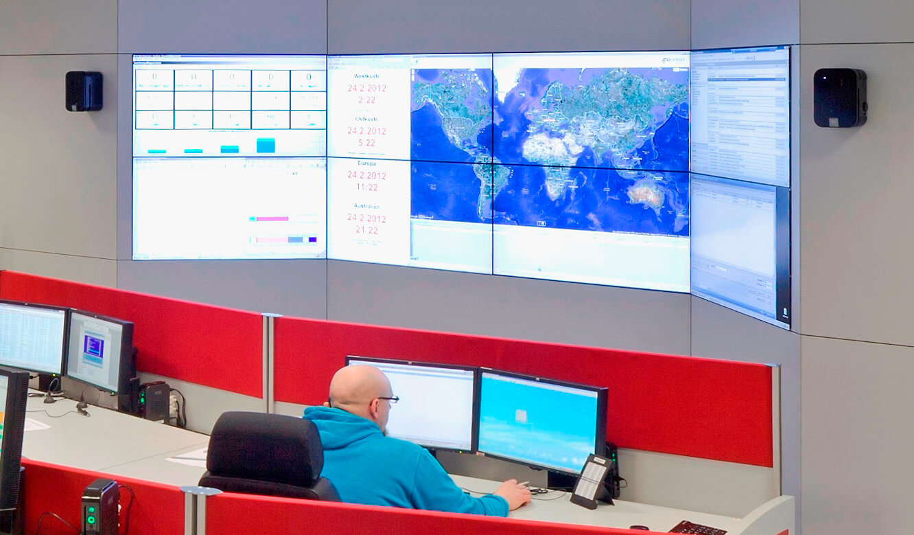 JST-Senvion: Control centre. Large display wall including large display wall cladding installed