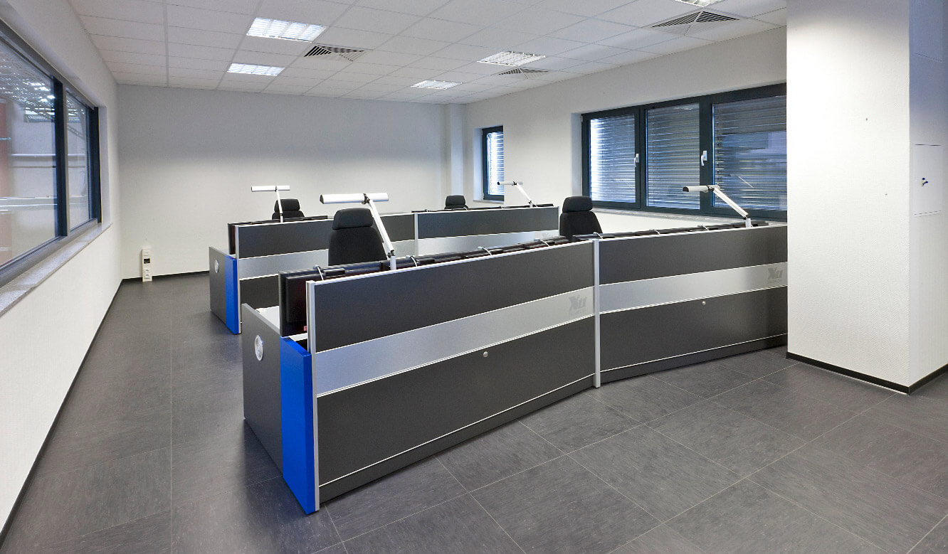 JST-SGL Carbon Group: control centre. Operator workstations. Cleanly installed technology without visible cables