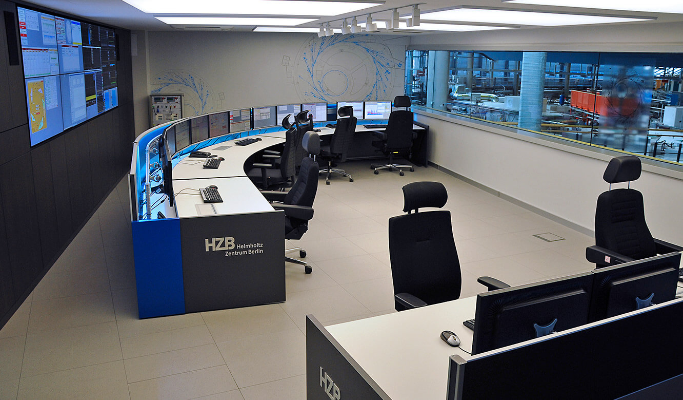 JST-Helmholtz centre Berlin: Control centre after realisation. View of BESSY-2