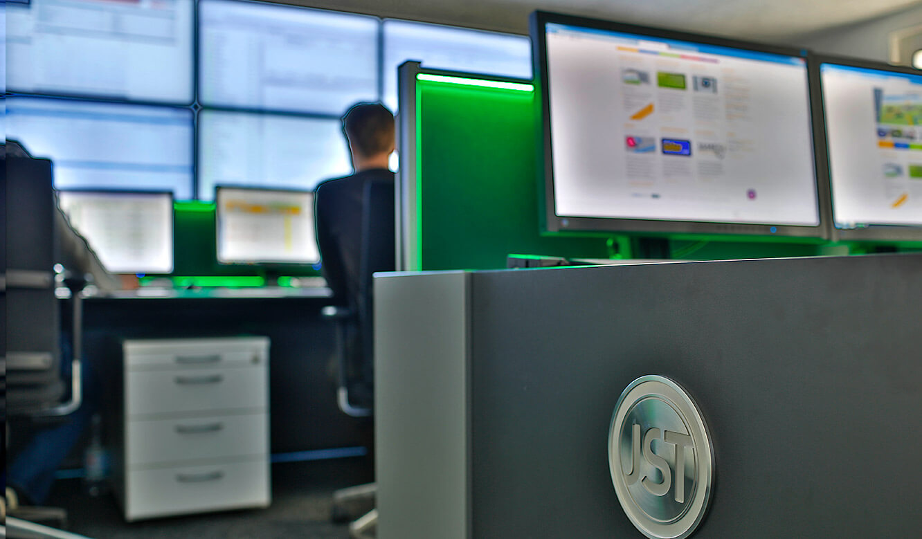 JST-GP Joule: Control centre. Operator desk. AmbientLight green