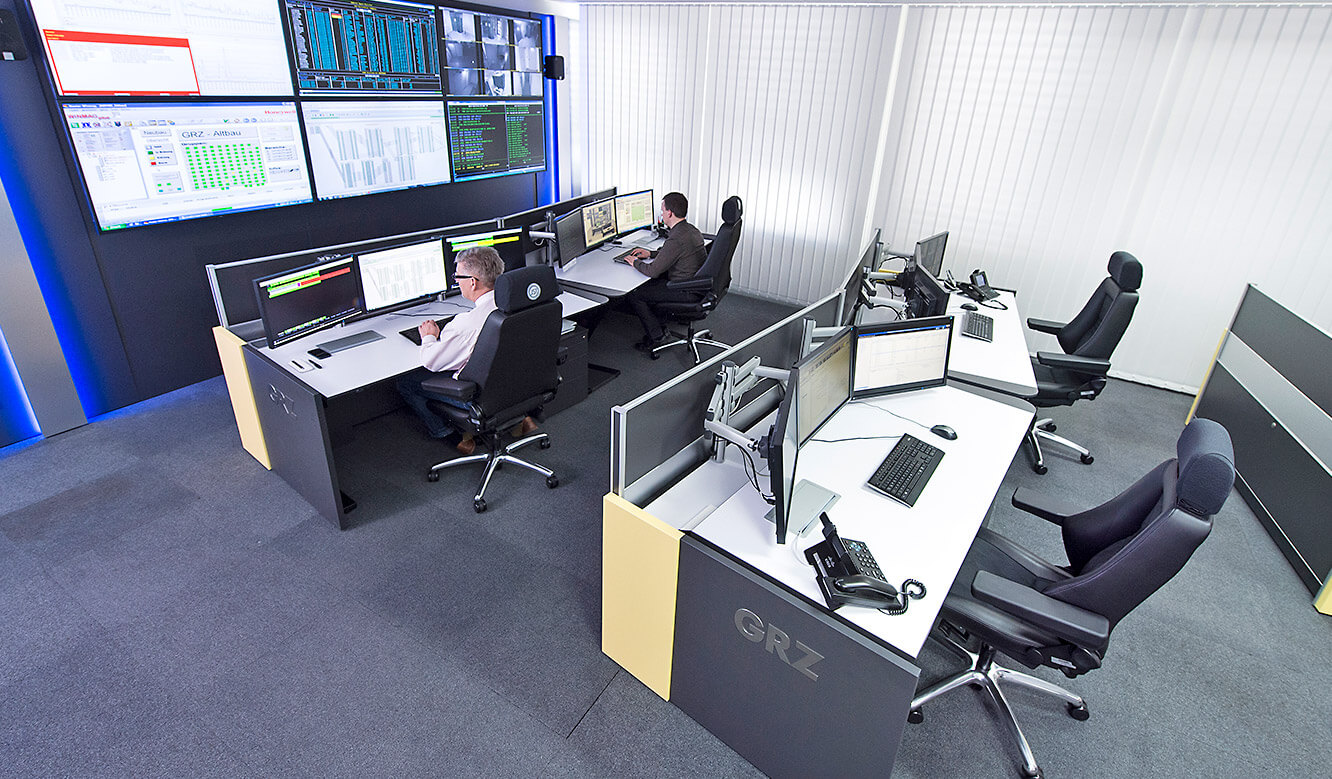 JST GRZ Linz Workstations in the control room with large display wall