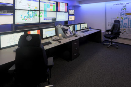 JST - Hannover Medical School: View into the new control room