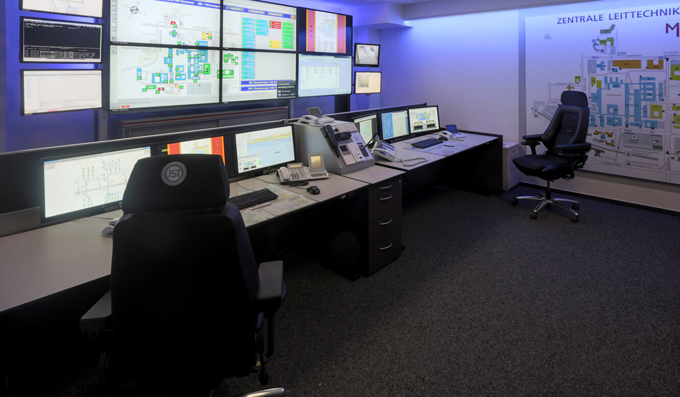 JST - Hannover Medical School: View into the new control room