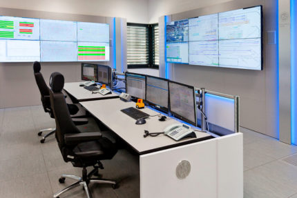 JST-Siemens Wegberg: Control centre with large display wall and operator table