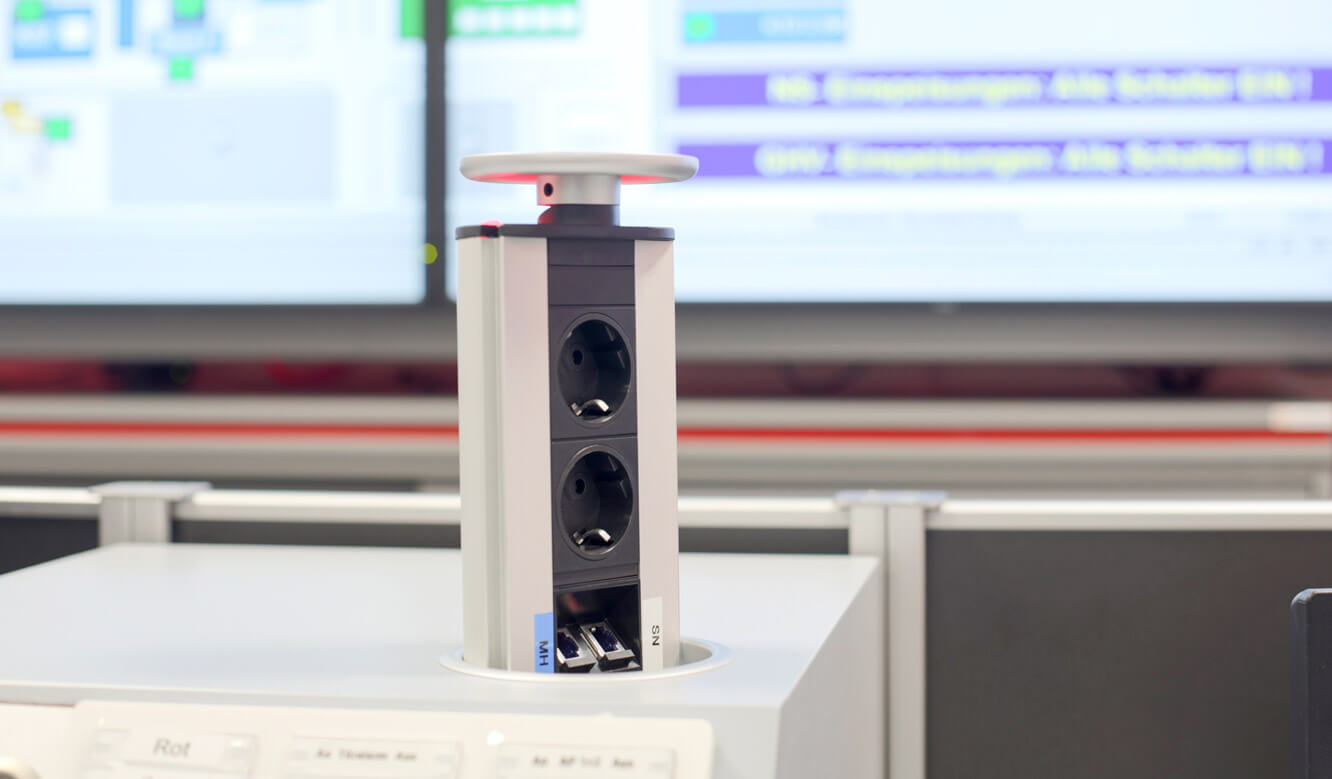 JST - Hannover Medical School: USB connections and 230-volt power supply directly at the workplace