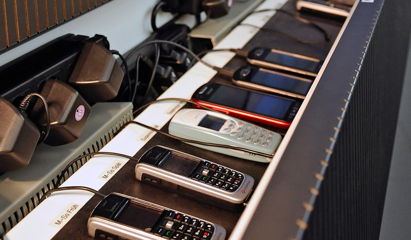 JST-Helmholtz Centre Berlin: Control centre. Drawers for the storage of mobile telephones