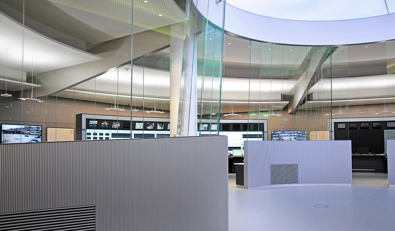 JST - PCK Schwedt: Glass panels minimize sound reflections