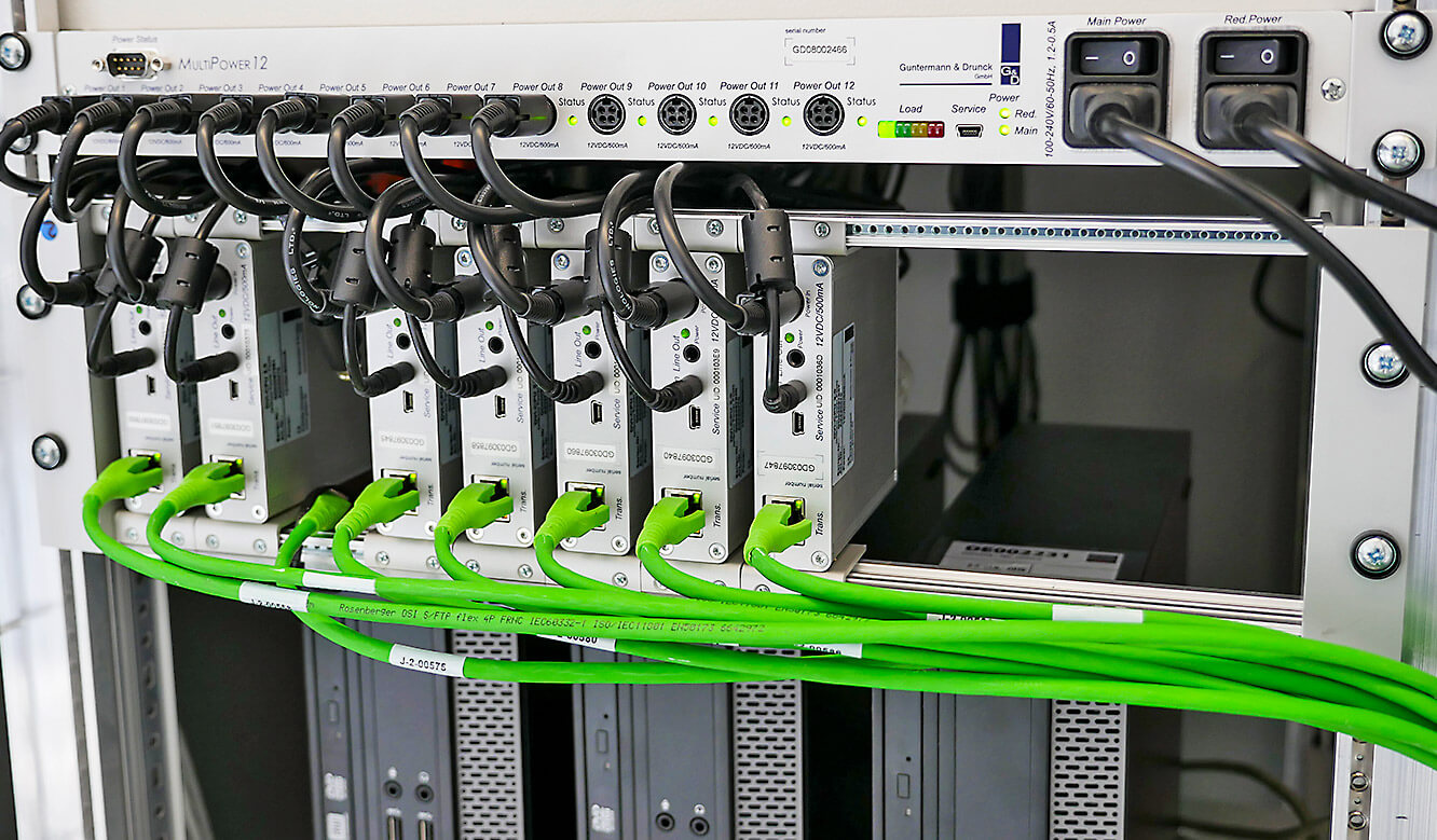 JST-Netcologne: PowerUnit mit Grabbern