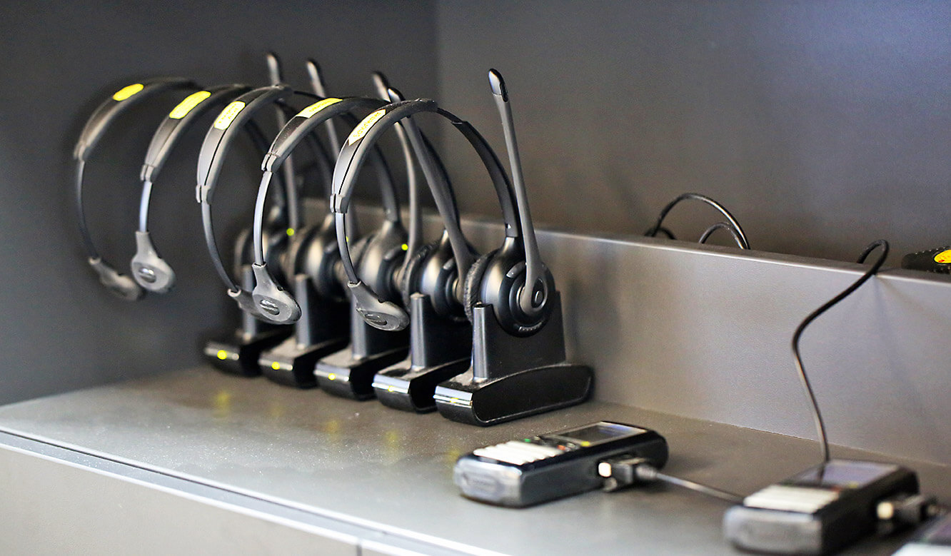 JST Roche: Headset and telephone charging station
