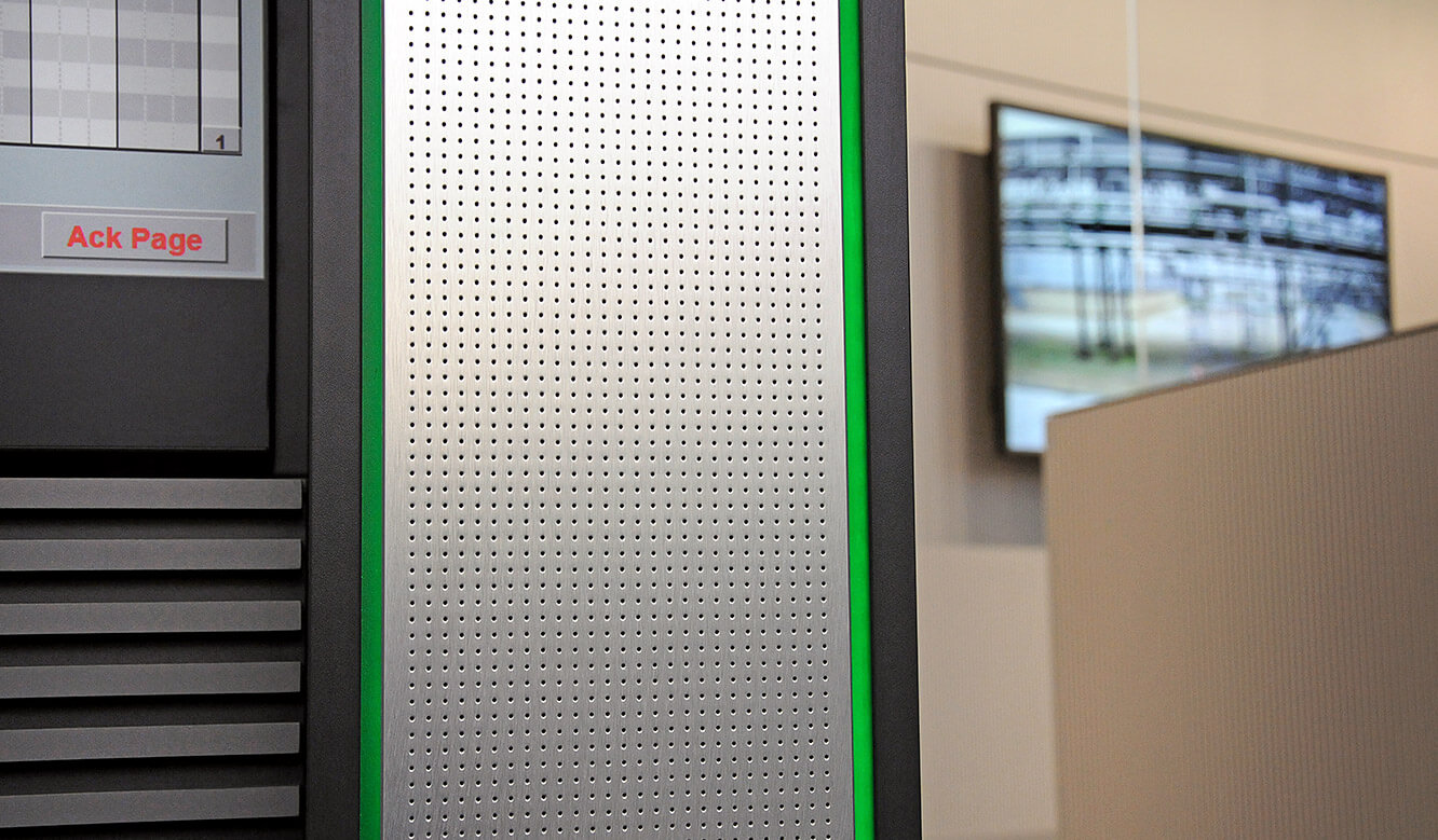 JST - PCK Schwedt: Large screen with acoustic material, AlarmLight and concealed air conditioning