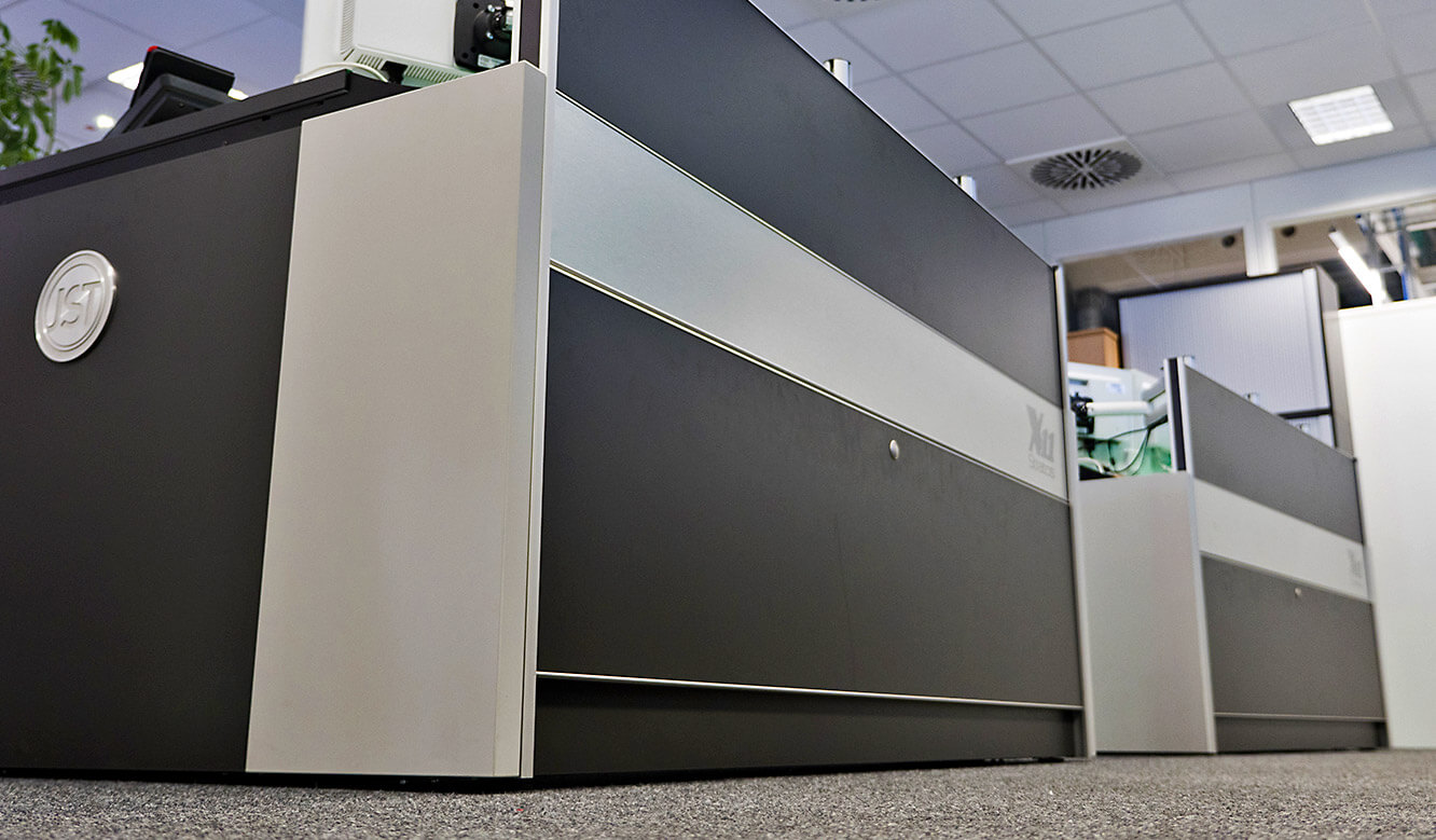 JST-Audi: rear wall of the Stratos operator desk