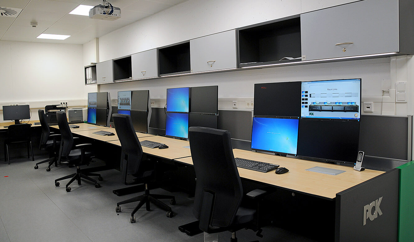 JST - PCK Schwedt: Training and educational room also serves as a simulator for plant malfunctions