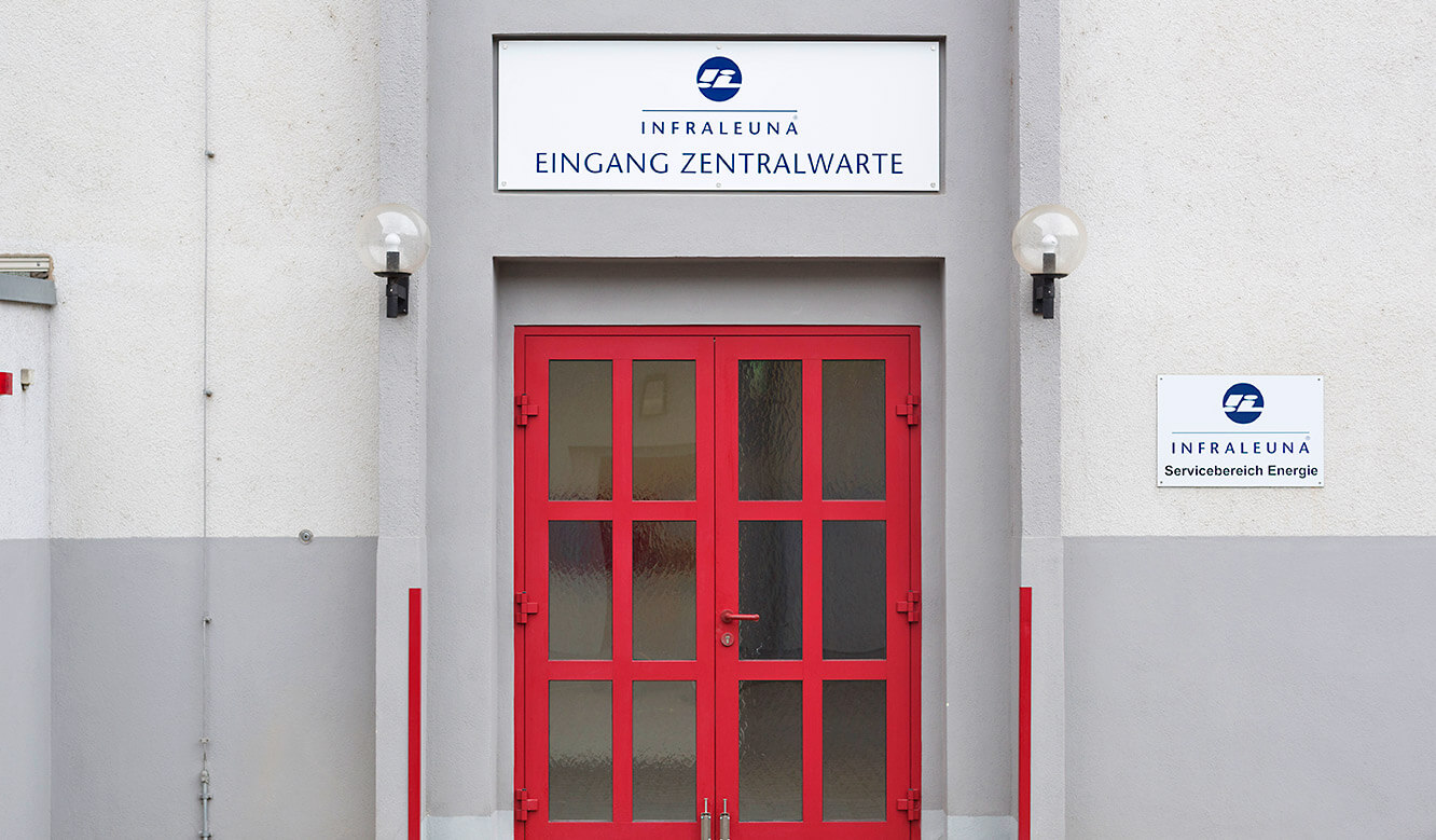 JST-InfraLeuna: entrance to the new central control centre