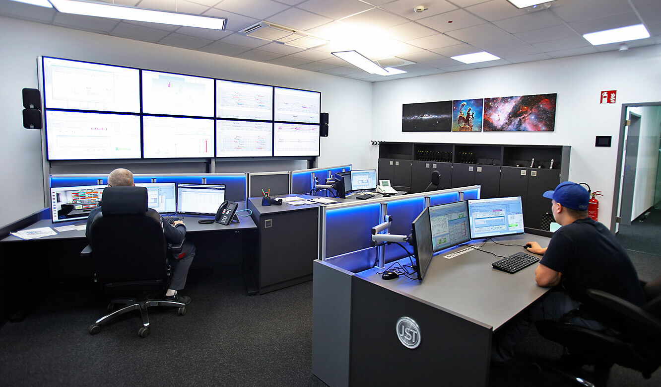 JST Roche: Large screen wall is the center of the new control room