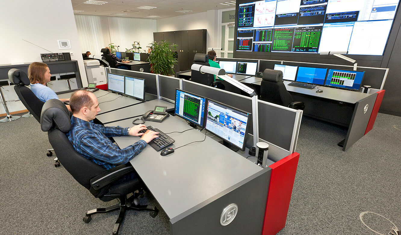 JST - R+V Versicherung - Control centre