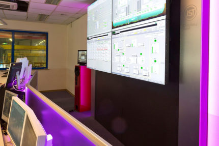 JST - Hamburg Port Authority: Ambient light in the control centre