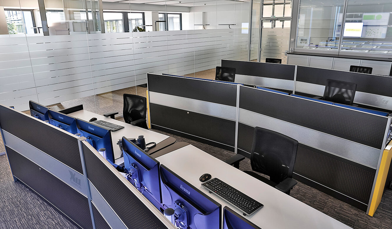 JST - Raiffeisen Graz: control room desks