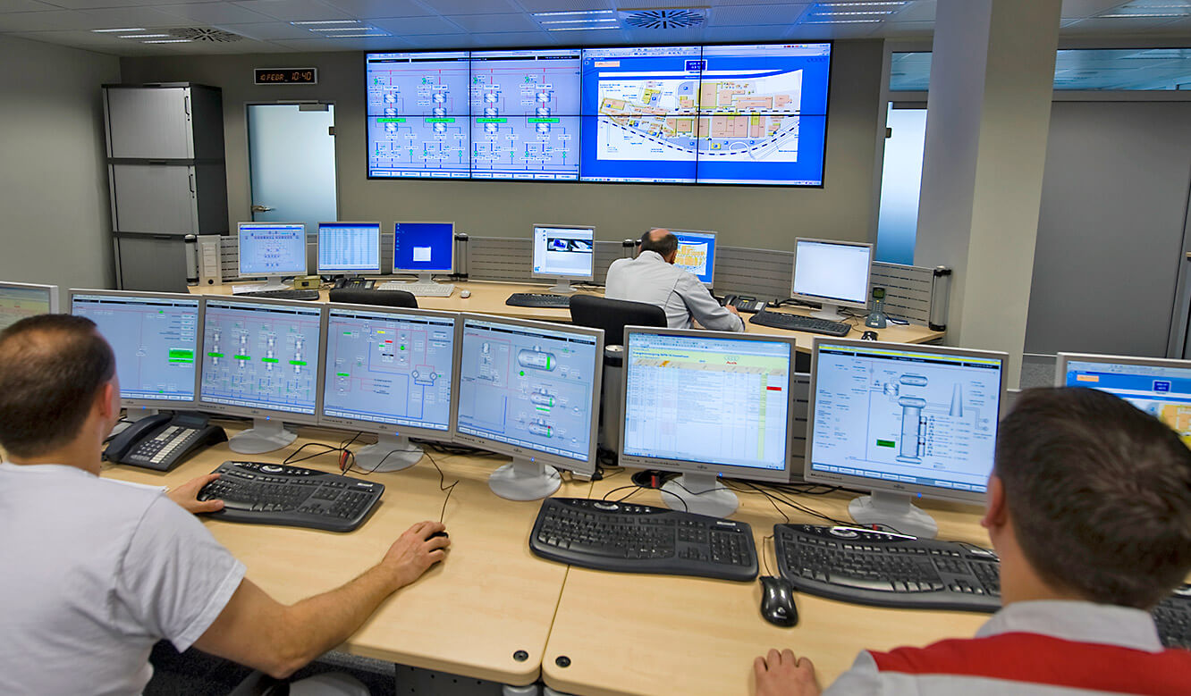 JST references - Audi Neckarsulm - Central control centre. Large screen system.