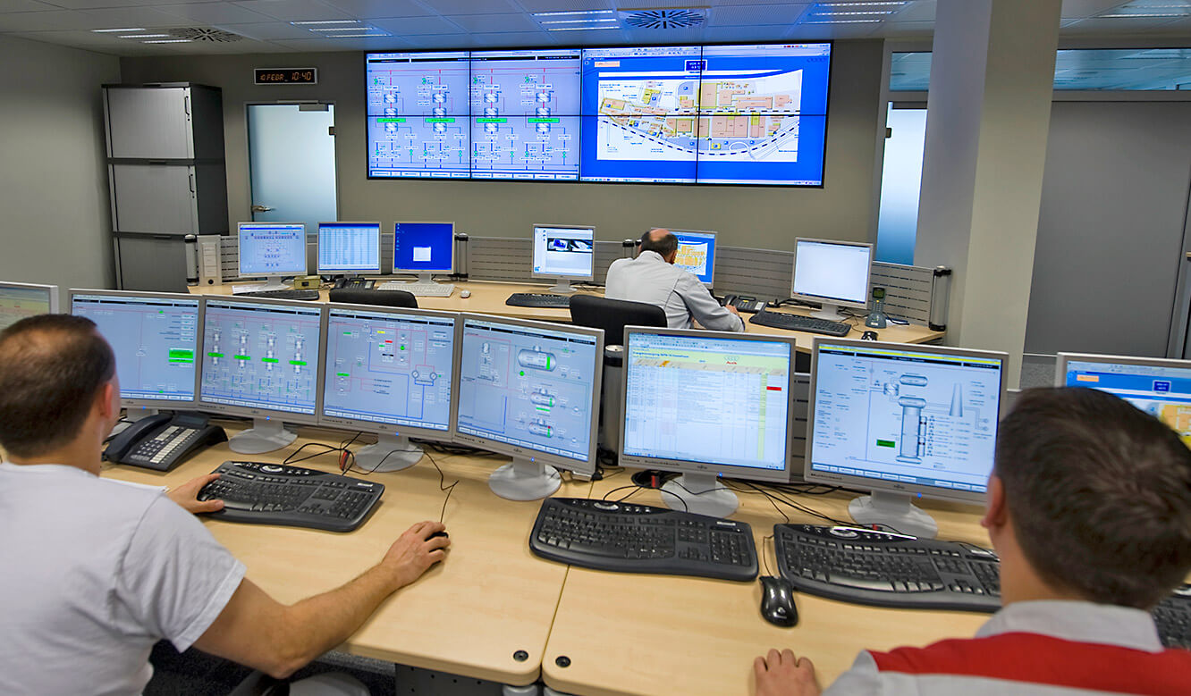 JST references - Audi Neckarsulm - Central control centre. Large screen system.