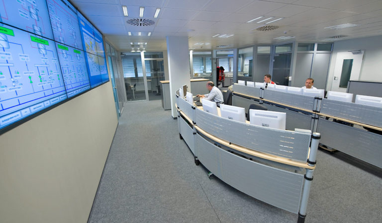 Audi Neckarsulm: Central control centre. Operator desks