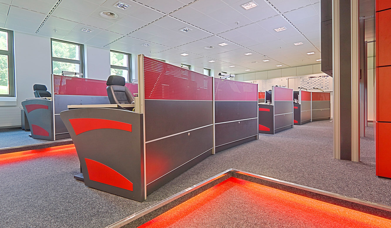 Generali Aachen - IT control centre of JST - view of the operator workstations