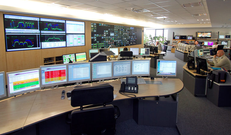 JST - Media Broadcast - Network Operation Center - Kontrolltische