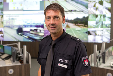 JST - Verkehrsleitzentrale Hamburg. Polizeikommissar Jürgen Otten