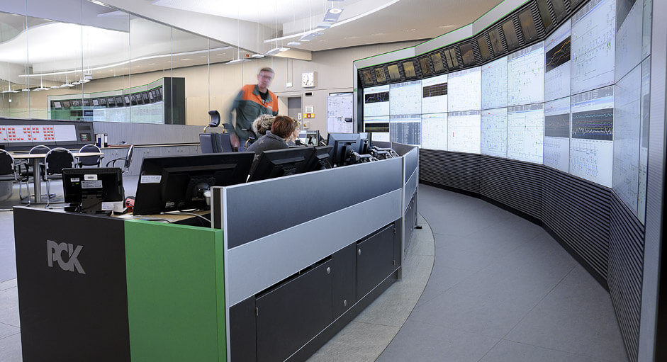 The CommandBox in use in the refinery control room at PCK