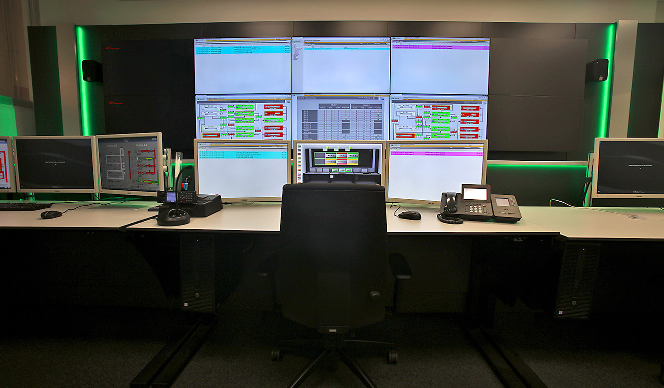 JST-AUDI assembly control room Ingolstadt: View of the large display wall