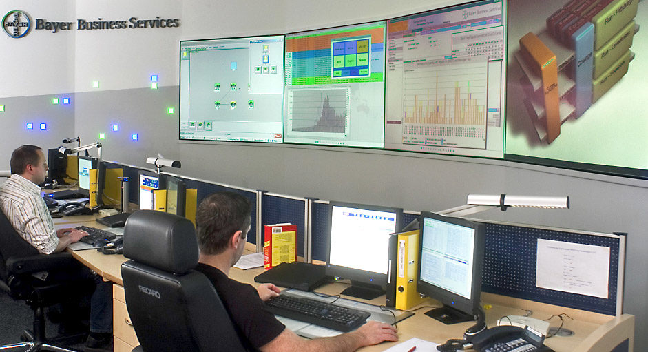 Cube large-format system in use in the IT control room of Bayer AG