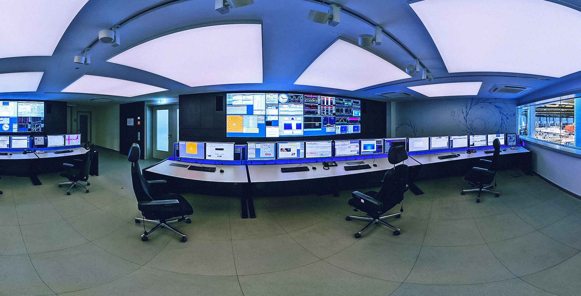 Virtuelle 360°-Tour im Anlagen-Kontrollraum für die Steuerung des Elektronen-Speicherrings Bessy II bei HZB in Berlin-Adlershof