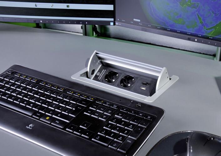 JST Kontrollraumpult Stratos X11 mit PowerPort-Databox