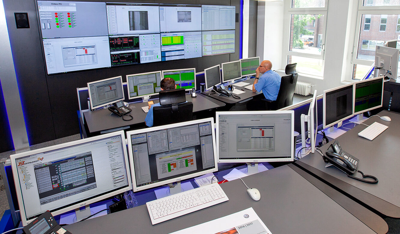 JST Volkswagen FIS control room: perfect view of the DisplayWall from every operator workstation