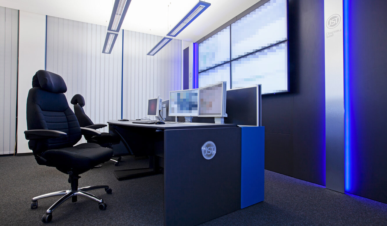 JST-IT.NRW: Blendfreies Licht und Alarm-Light im Leitstand