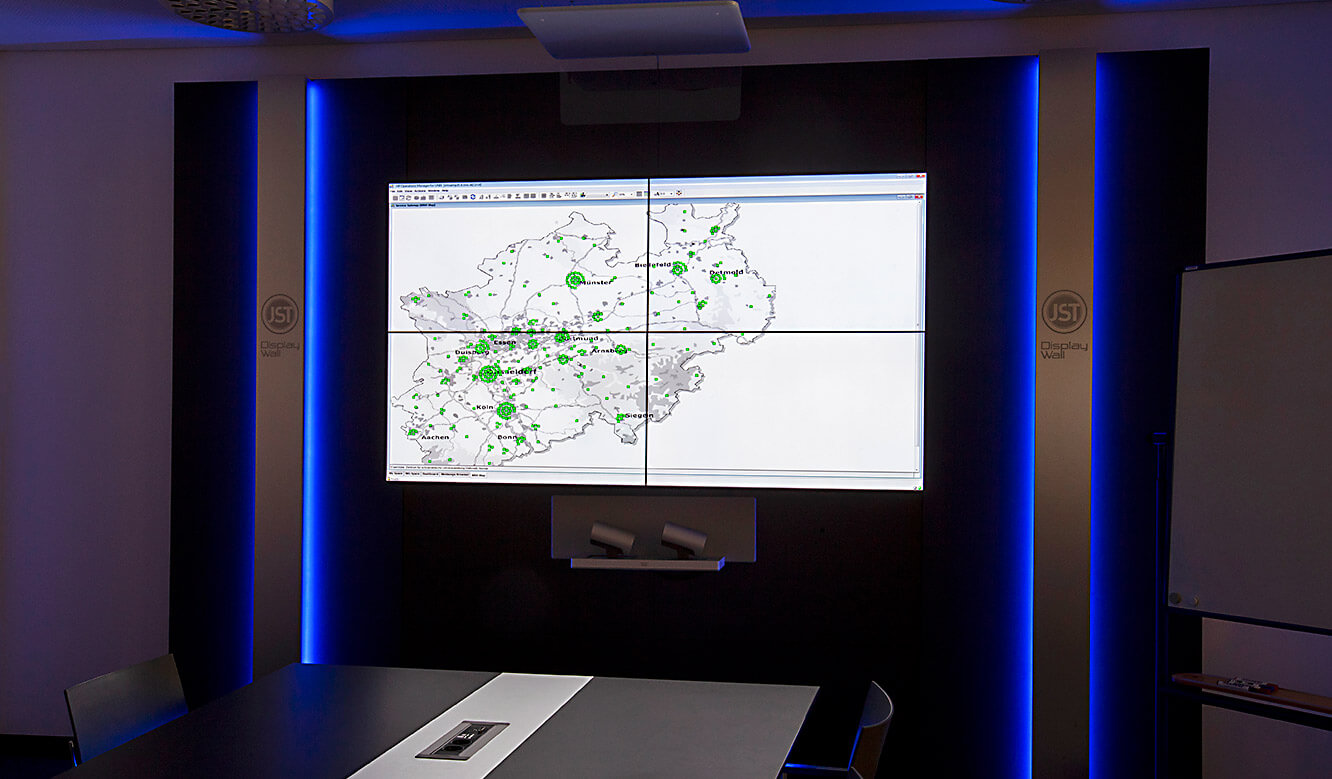 JST-IT.NRW: Video-Wall im Konferenzraum