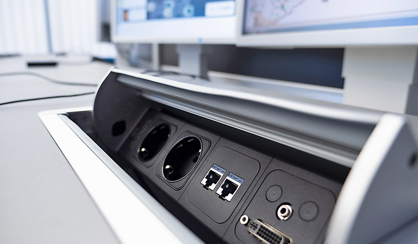 JST-IT.NRW: Power-Port-Data-Box with supply connections at the workstation