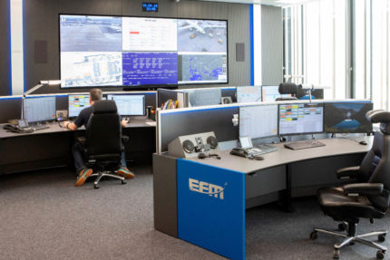 JST Reference Control Room EFM Munich Airport: Furniture and technology in modern control room