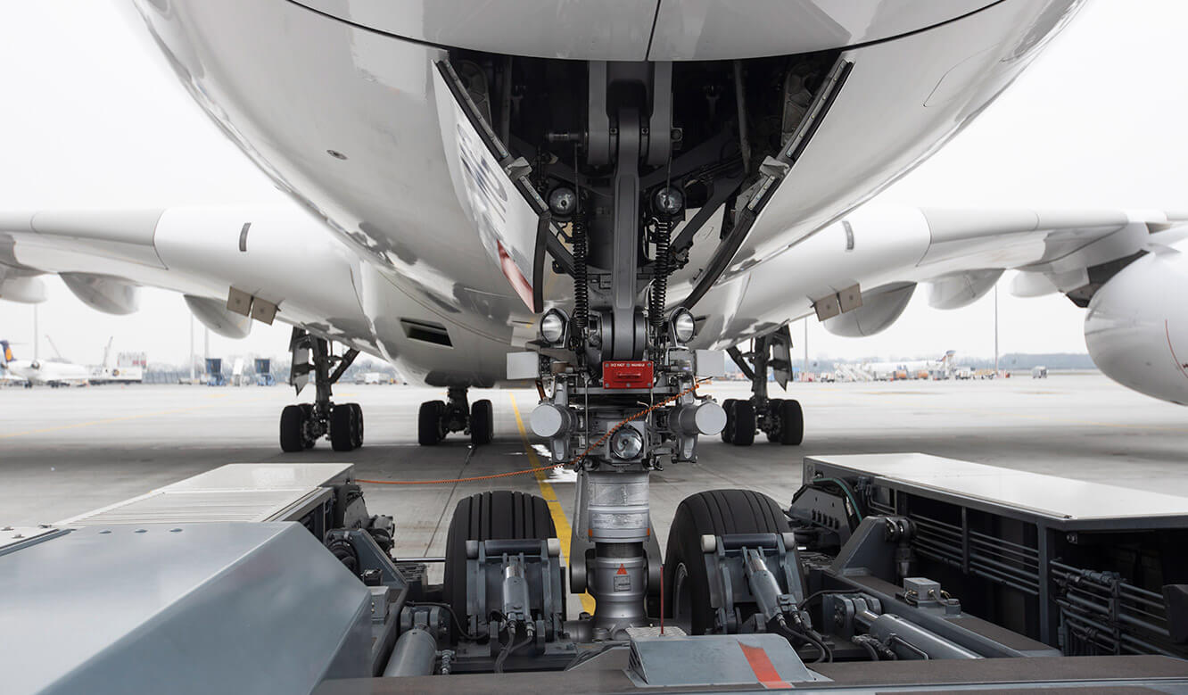 JST Referenz Leitwarte EFM Flughafen München: Leitstelle überwacht Vorgänge auf dem Rollfeld