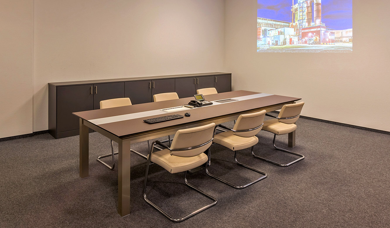 JST INGAVER: Meeting room with Allmedia conference table