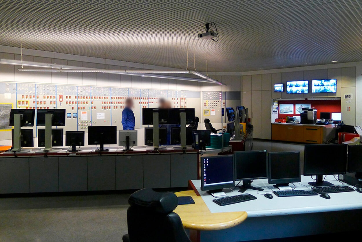 JST INEOS Oxide: Control room before modernization