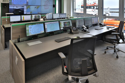 JST reference Iberdrola Sassnitz: Wind energy control centre - operator workstations in front of the big display screen - complete solution from one source