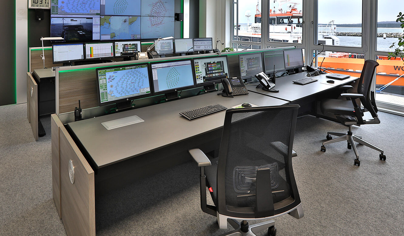 JST reference Iberdrola Sassnitz: Wind energy control centre - operator workstations in front of the big display screen - complete solution from one source