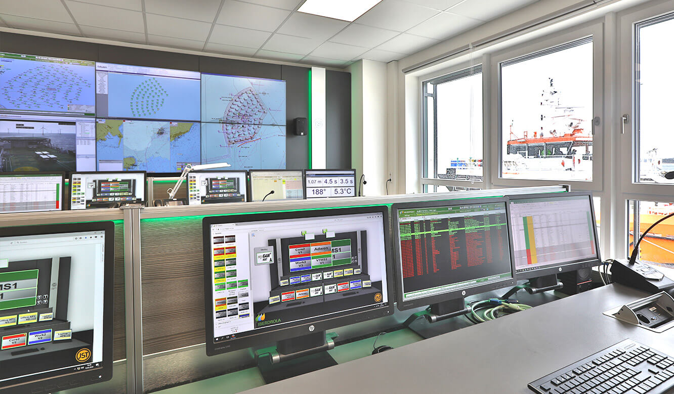 JST reference Iberdrola Sassnitz: Wind energy control centre - reduced screens for improved ergonomics at operator workstations