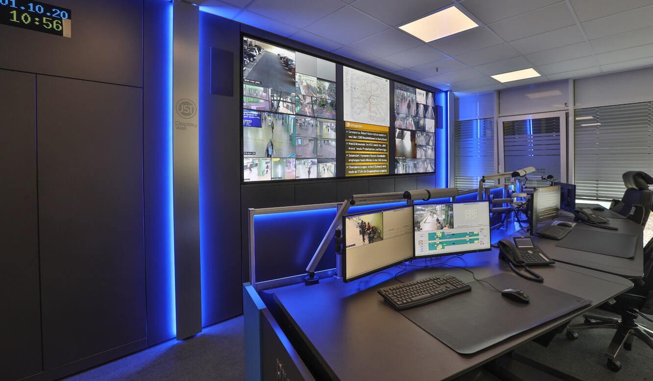 JST Referenz protec service GmbH - modern IT solution mission control center - video wall with integrated AlarmLight for proactive monitoring