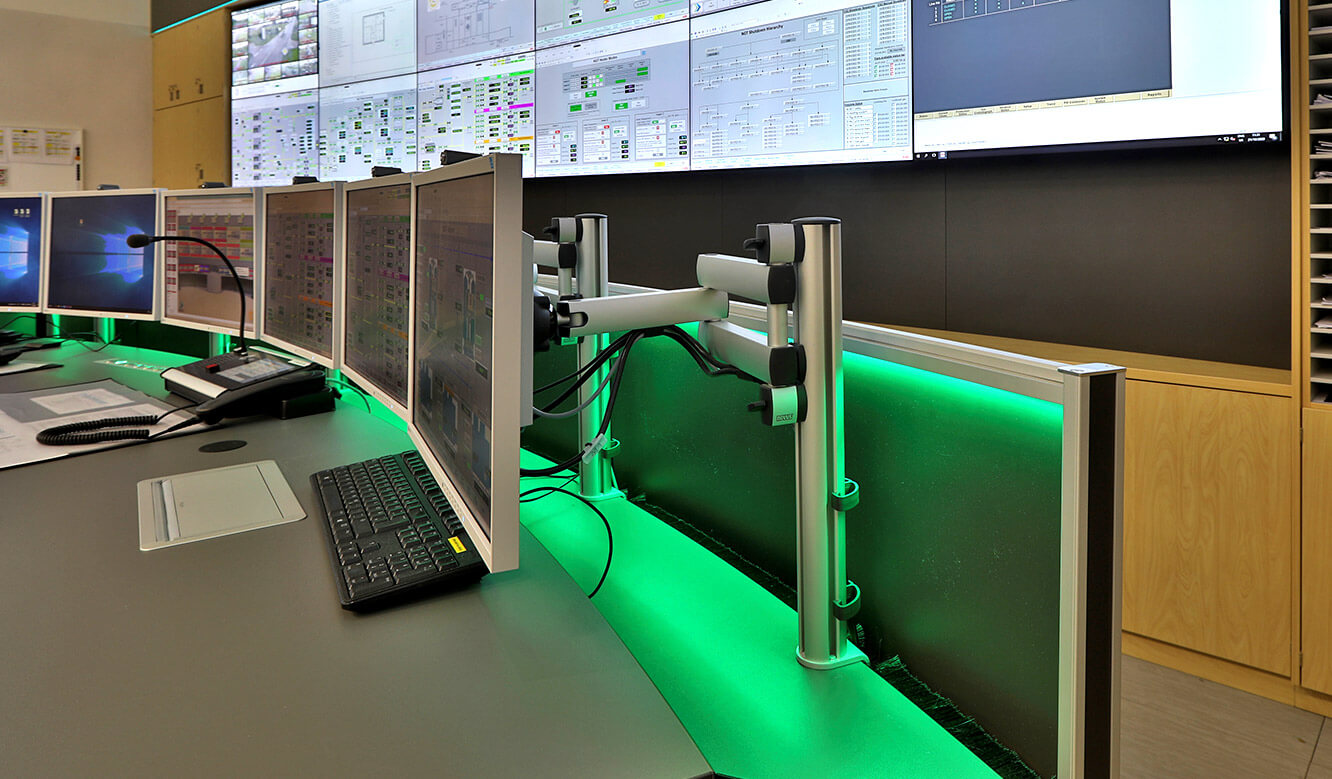 JST reference energy supplier Gassco Emden natural gas control room - indirect lighting in the control room