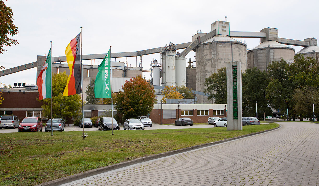 JST reference HeidelbergCement control center: Ennigerloh Cement plant location