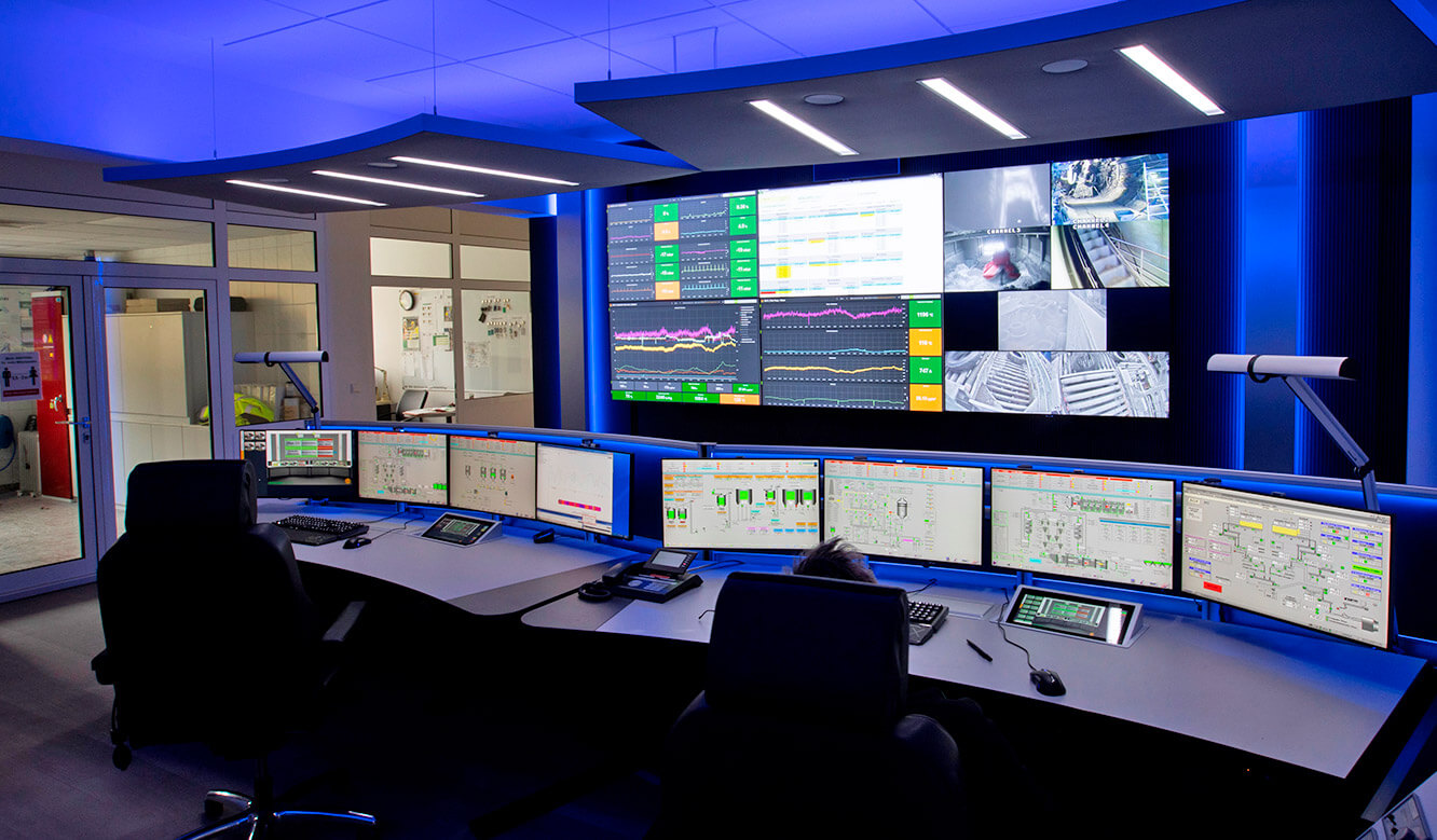 JST reference HeidelbergCement control centre: video wall and workstations for control center operators